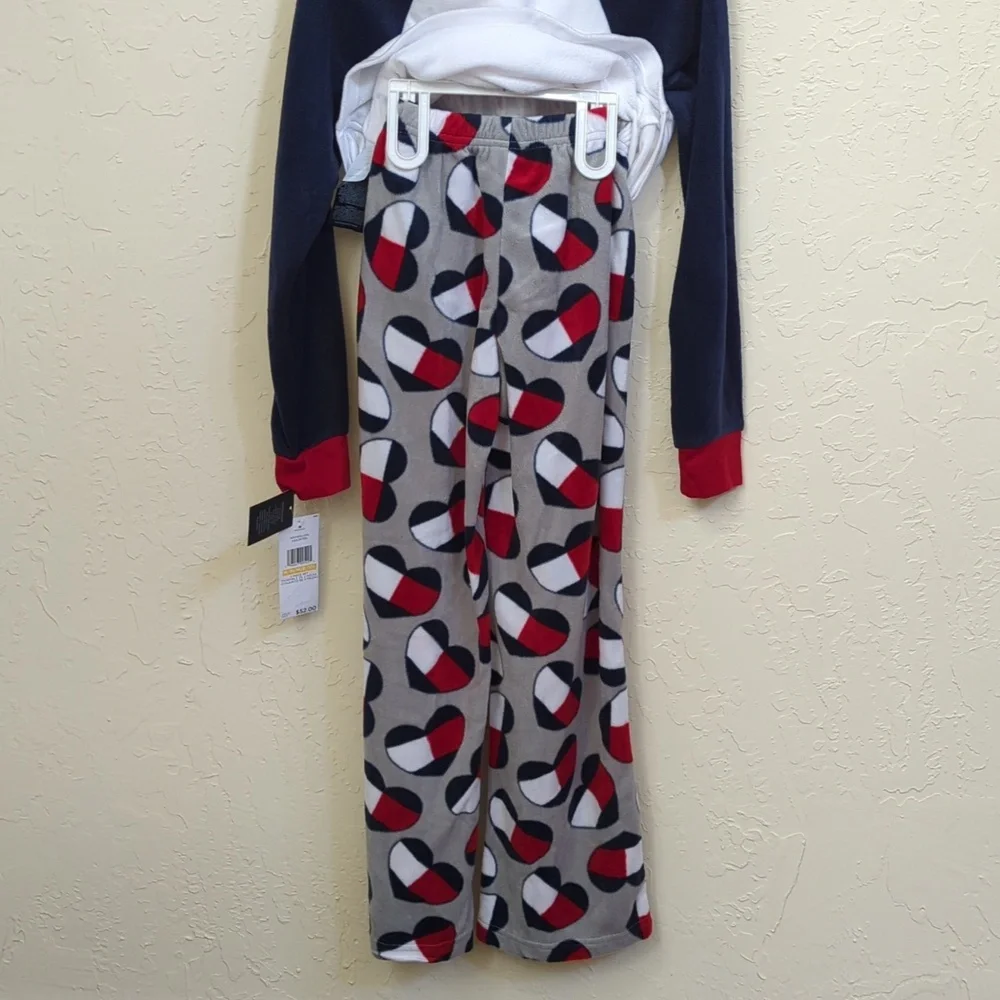 Tommy Hilfiger Girls 2-Pc. Navy, Red, & White Heart Pajama Set Size Medium 8/10